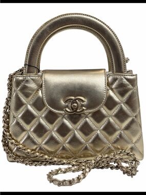 CHANEL Kelly bag in Metallic Gold